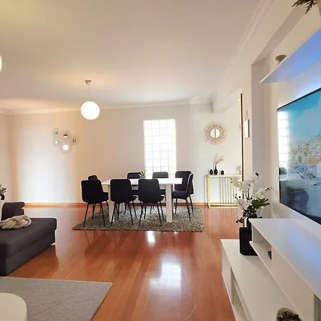 Casa Amarela - * Estreito de Câmara de Lobos