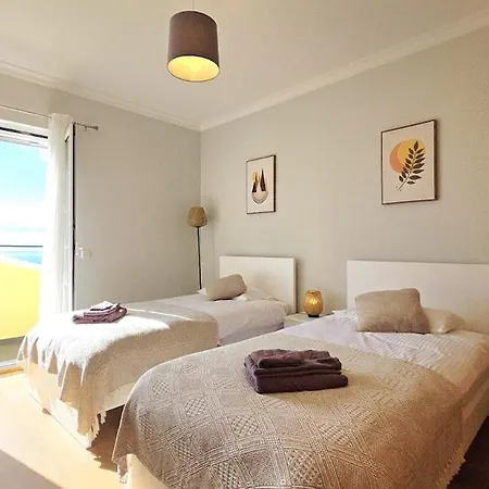 Casa Amarela - * Estreito de Câmara de Lobos