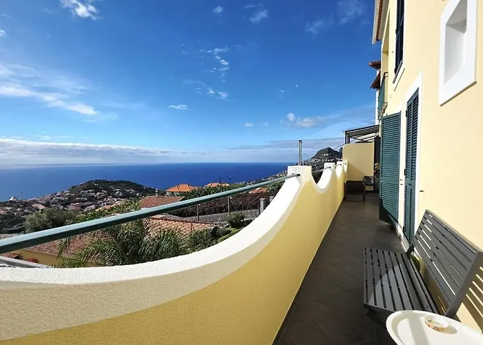 Casa Amarela - Estreito de Câmara de Lobos