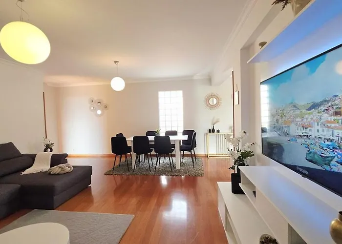 Casa Amarela - * Estreito de Câmara de Lobos